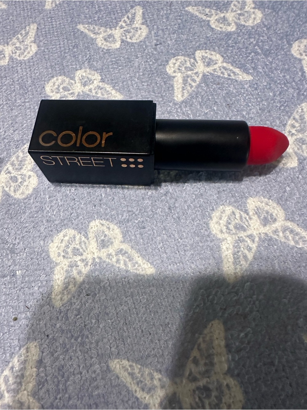 Color Street Vivid Red Lipstick - Classic Red Cream